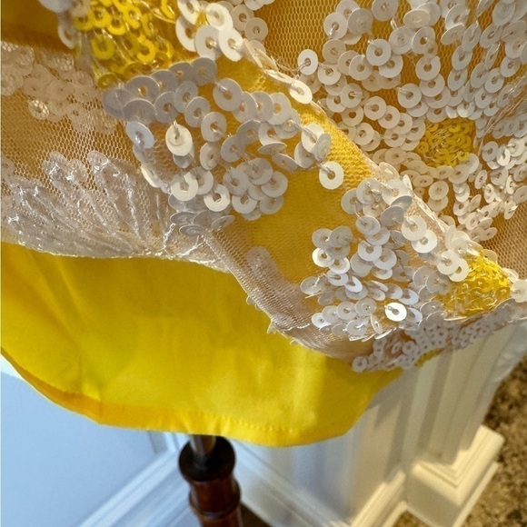 TRINA TURK Rancho sequin yellow & white floral tie back halter top size medium - Picture 9 of 11